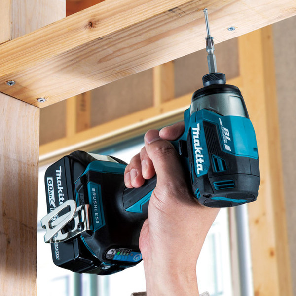 Изображение товара Профессиональный шуруповерт Makita DTD173RTJ