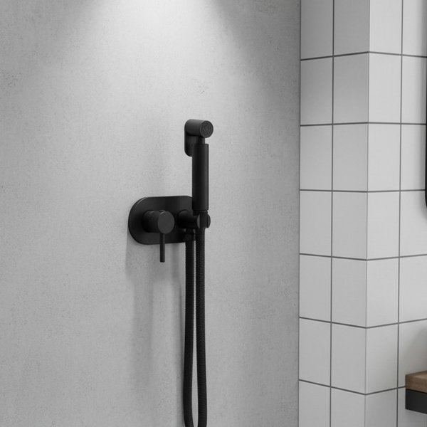 Изображение товара Унитаз напольный Lauter W76 P-TRAP 21122761 + гигиенический душ Mist 21TZ222MB (горизонтальный выпуск)