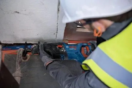 Изображение товара Профессиональная сабельная пила Bosch GSA 185-LI / 0.601.6C0.021