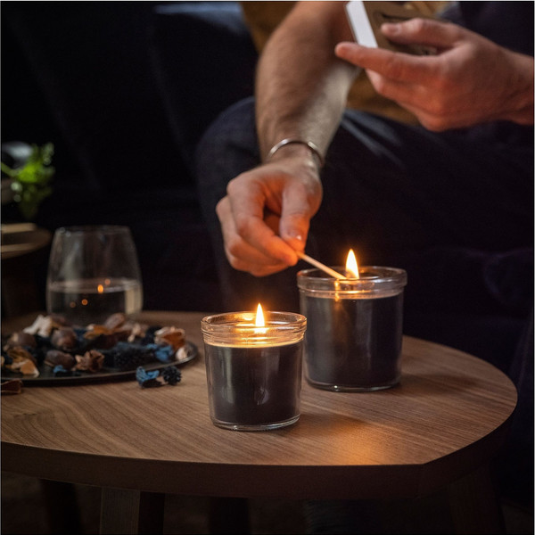 Изображение товара Свеча Ikea Фруктског Ветивер и герань 905.558.30 (черный/бирюзовый)