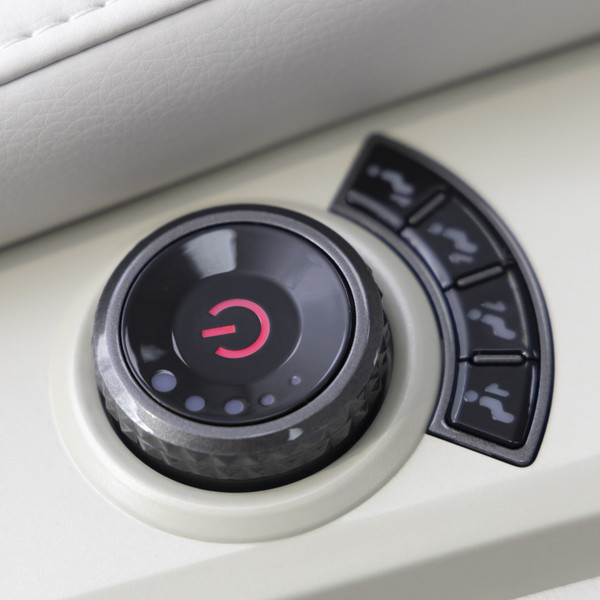 Изображение товара Массажное кресло Richter Royal 128X с двойным массажным механизмом (бежевый)