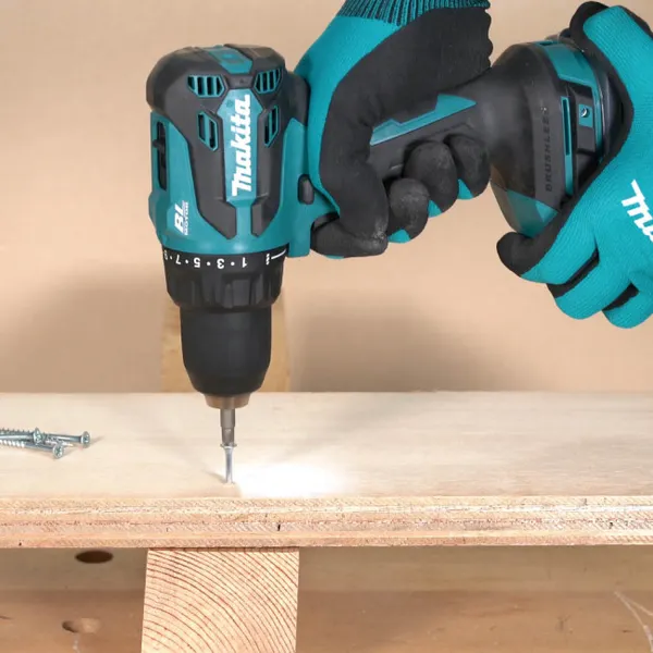Изображение товара Профессиональная дрель-шуруповерт Makita DDF490Z