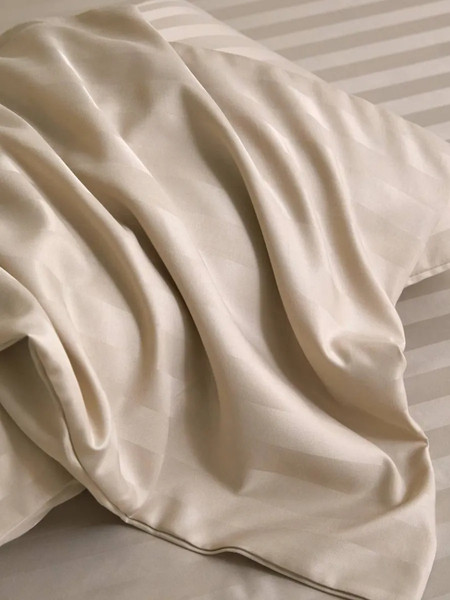 Изображение товара Комплект постельного белья Samsara Дуэт семейный Сат300-2/160/5070 (сатин, бежевый, простыня на резинке)