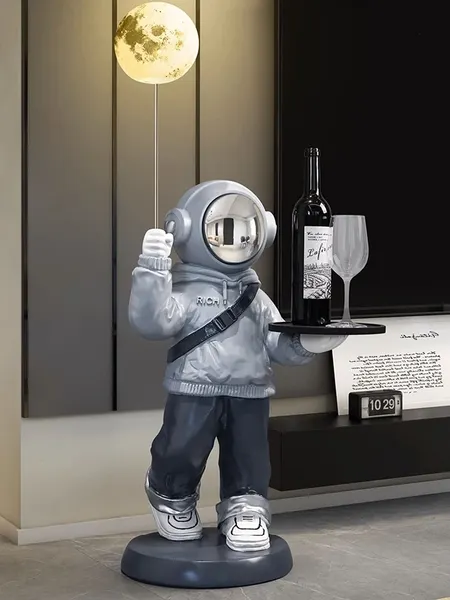 Изображение товара Подставка декоративная Merry Bear Home Decor Мальчик Астронавт на Луне / 20169301