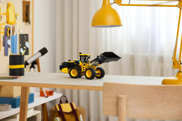 Изображение товара Конструктор Lego Technic Электрический колесный погрузчик Volvo L120 42209
