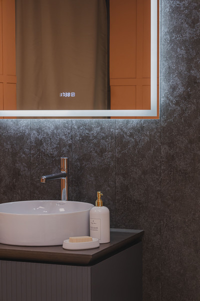 Изображение товара Зеркало Silver Mirrors Livia-Lite 80x60 / LED-00002819