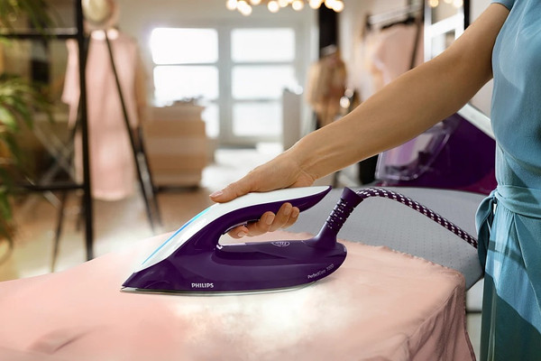 Изображение товара Утюг с парогенератором Philips PSG7028/30