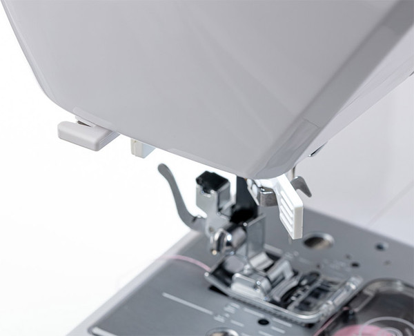 Изображение товара Швейная машина Chayka New Wave 3005