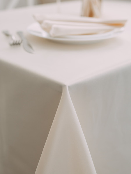 Изображение товара Скатерть Моготекс 1809Б-01 рис. 1346/110701 (180x150, гладь слоновая кость)