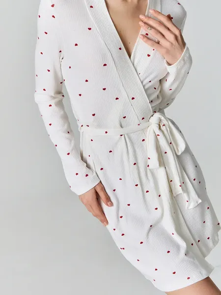 Изображение товара Халат Mark Formelle 552295 (р.158/164-96-102, сердечки на белом)