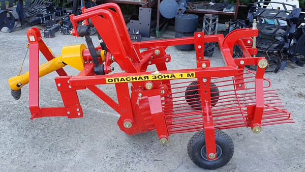 Изображение товара Картофелевыкапыватель МТЗ КФТ-2-01 / КФТ2-00.000-01