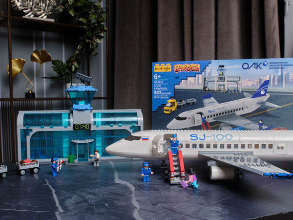 Изображение товара Конструктор Brick Labs SJ-100 в аэропорту / AB-1312