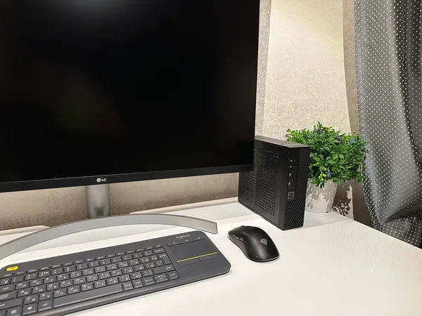 Изображение товара Неттоп Jet Office 5i1245D8SD2VGAM1W1 без ОС