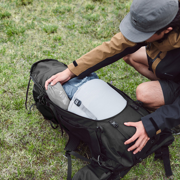 Изображение товара Рюкзак туристический Naturehike Helium Series / CNK2450XB014-B70LM (M, черный)