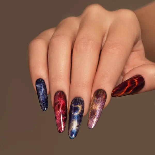 Изображение товара Гель-лак для ногтей IRISK Color Diamond Cat тон 015 (10мл)