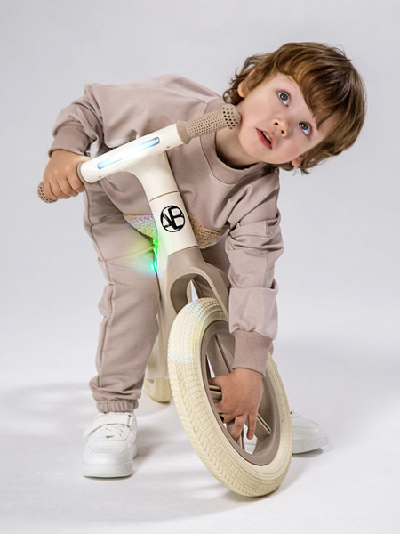 Изображение товара Беговел Amarobaby Motion AB25-34MT/0905 (черный/оранжевый)