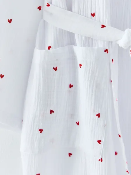 Изображение товара Халат Mark Formelle 552298 (р.170-96-102, сердечки на белом)