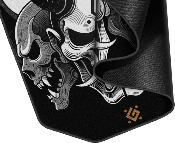 Изображение товара Коврик защитный Defender Motion 50574 (черный/белый/принт Монстр)