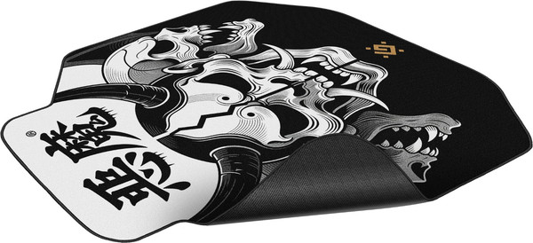 Изображение товара Коврик защитный Defender Motion 50574 (черный/белый/принт Монстр)