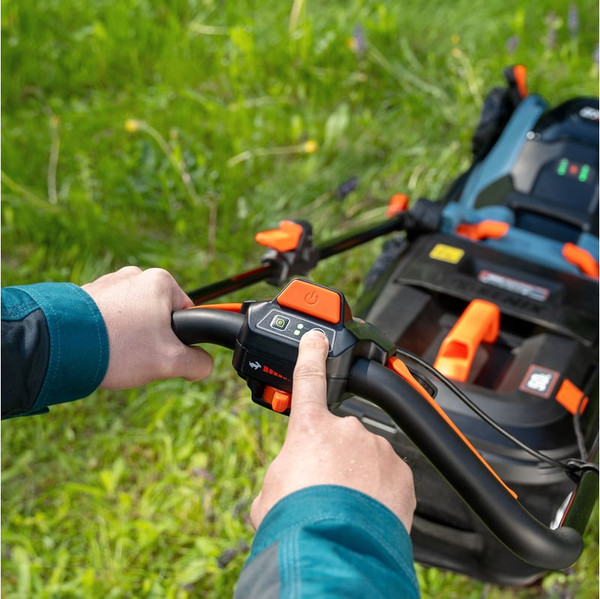 Изображение товара Газонокосилка аккумуляторная Senix 2X2 40В / LPSX2-M-EU