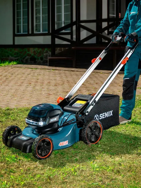 Изображение товара Газонокосилка аккумуляторная Senix 2X2 40В / LSSX2-H-EU