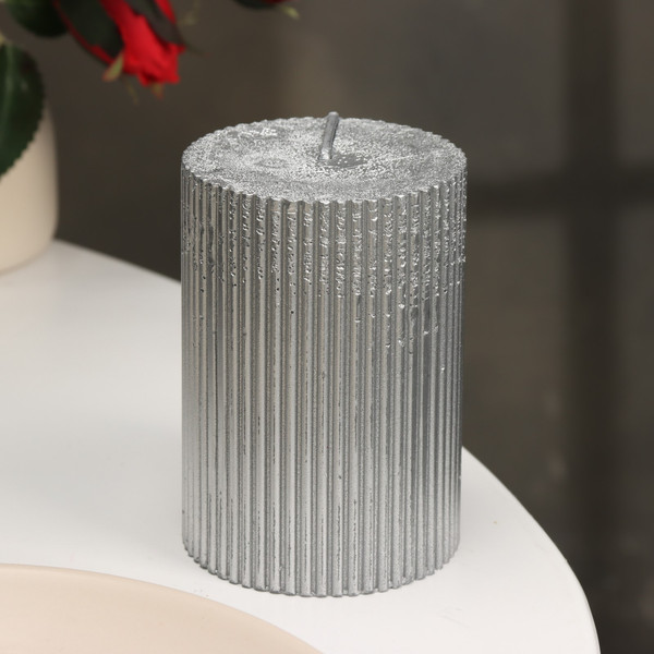 Изображение товара Свеча Дарим Красиво Цилиндр Рельеф / 9814717 (серебристый)