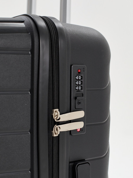 Изображение товара Чемодан на колесах L'case Basel 26 (M, черный)