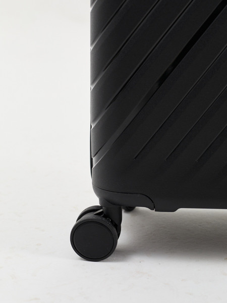 Изображение товара Чемодан на колесах L'case Basel 22 (S, черный)