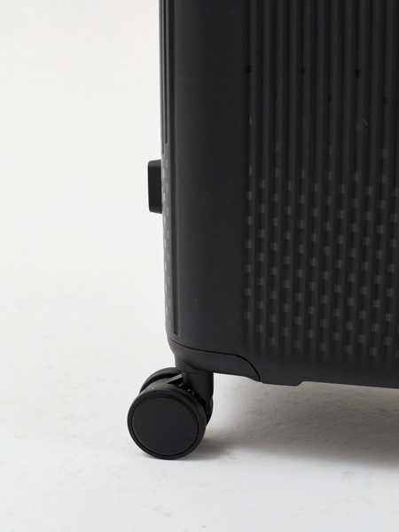 Изображение товара Чемодан на колесах L'case Riga 24 (M, черный)