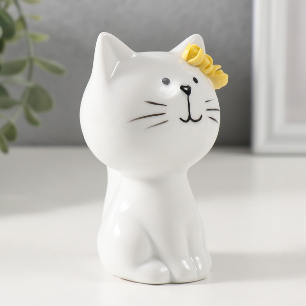 Изображение товара Статуэтка Sima-Land Котик белый с желтыми цветочками на ушке, сидит 10333705