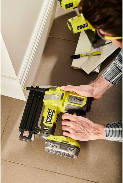 Изображение товара Аккумуляторный гвоздезабиватель Ryobi ONE+ R18GN18-0 (5133005136)