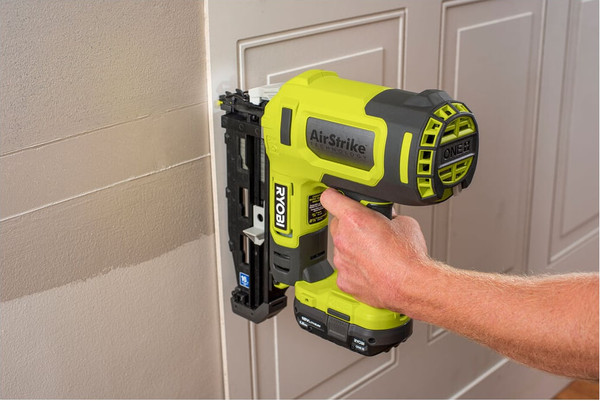 Изображение товара Аккумуляторный гвоздезабиватель Ryobi ONE+ R16GN18-0  (5133005137)