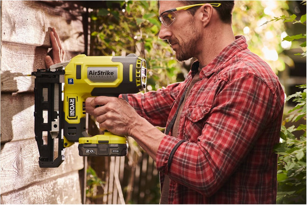 Изображение товара Аккумуляторный гвоздезабиватель Ryobi ONE+ R16GN18-0  (5133005137)