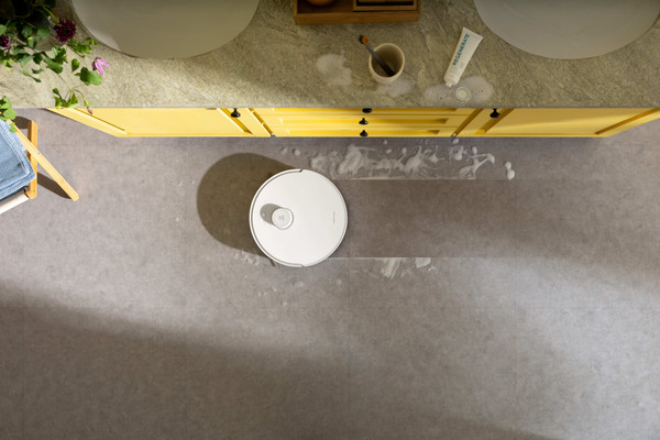 Изображение товара Робот-пылесос Roborock Qrevo Curv 2 Flow RRE0BEL / QC2F02-02 (белый)