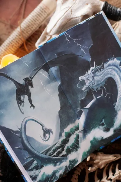 Изображение товара Художественная книга МИФ Мир за Великим Туманом. Драконье серебро (Суржевская Марина)