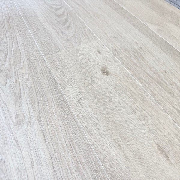 Изображение товара Ламинат Egger Comfort Classic Дуб Кортон белый EC2040