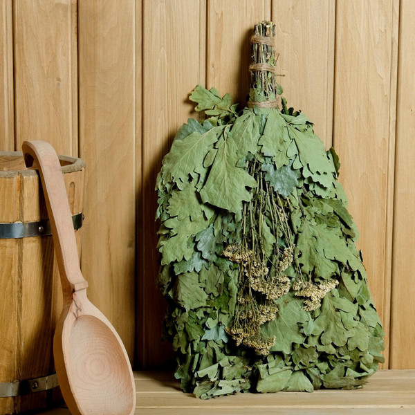 Изображение товара Банный веник Sima-Land дубовый с тысячелистником / 4584051