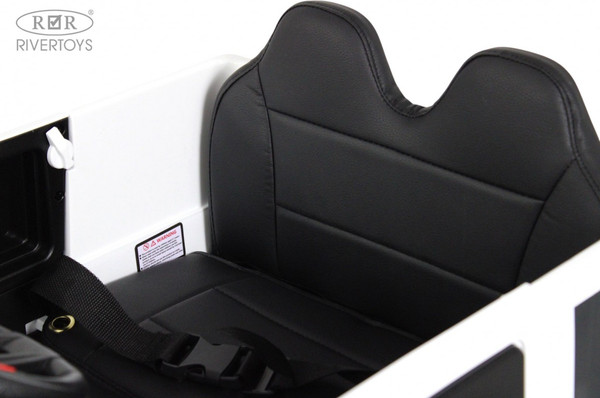 Изображение товара Детский автомобиль RiverToys Z111VO (белый)