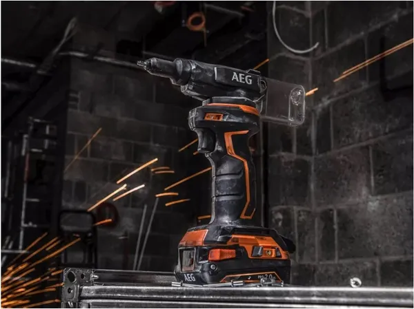 Изображение товара Аккумуляторный заклепочник AEG Powertools 4935472246