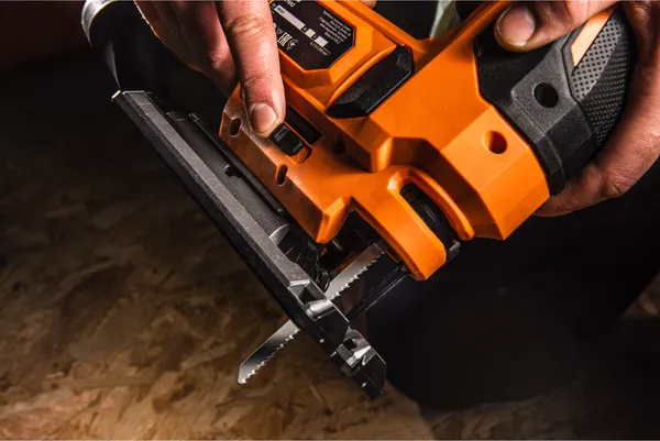 Изображение товара Профессиональный электролобзик AEG Powertools BST18x2-0 4935492485