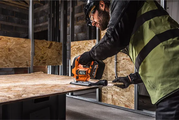 Изображение товара Профессиональный электролобзик AEG Powertools BST18x2-0 4935492485