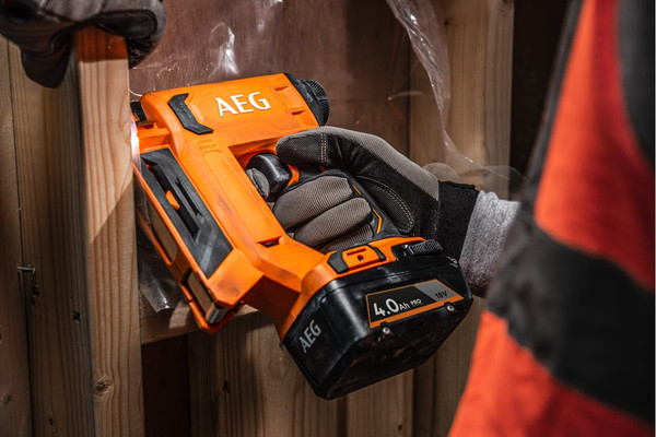 Изображение товара Аккумуляторный степлер AEG Powertools B18CS10-0 4935480969