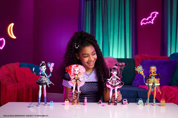 Изображение товара Кукла с аксессуарами Monster High JBG78