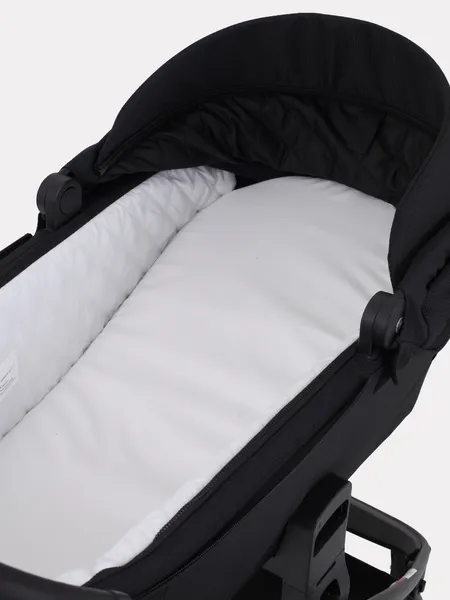 Изображение товара Детская универсальная коляска MOWbaby Zoom 2в1 / RA086 (Silver Black)