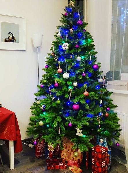 Изображение товара Ель искусственная Max Christmas Кавказская (2.2м, подставка металл)