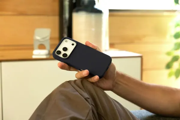 Изображение товара Чехол-накладка uBear Touch Mag Case для Apple iPhone 17 Pro / CS555BL63PTH-I25M (черный)