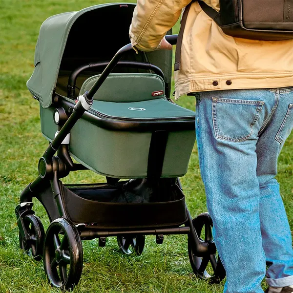 Изображение товара Детская универсальная коляска Bugaboo Fox Cub (Black/Desert Taupe)