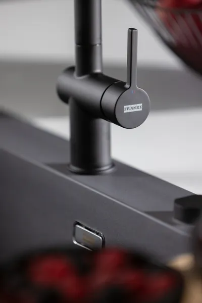 Изображение товара Смеситель Franke Active 115.0653.382 (матовый черный)