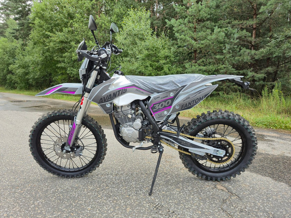 Изображение товара Мотоцикл Avantis Fantom CB300RL с ПТС (E-графика с фиолетовым)