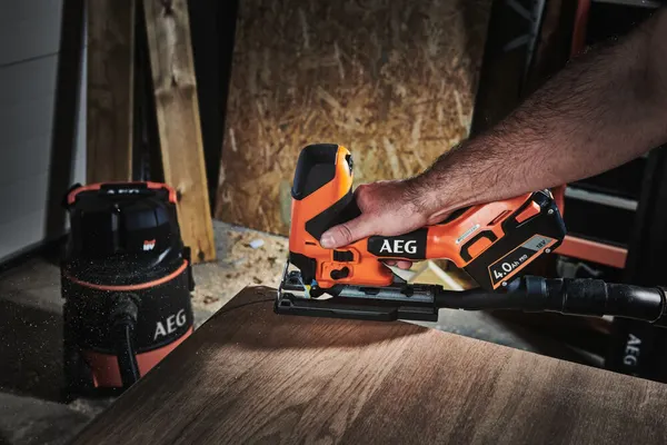 Изображение товара Профессиональный электролобзик AEG Powertools BST18BSBL-0 / 4935493527